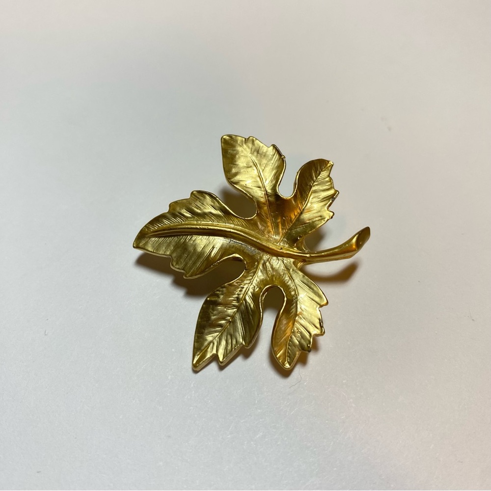 Leaf Brooch Pin - Picture 1 of 5